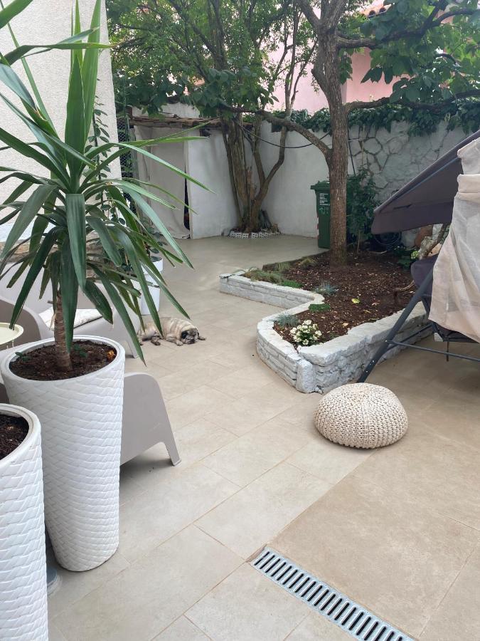 Casa Tosic Apartment Ровин Екстериор снимка