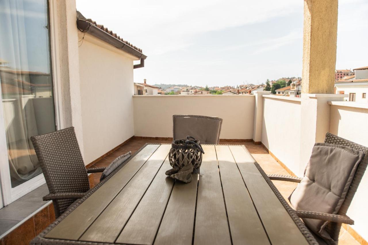 Casa Tosic Apartment Ровин Екстериор снимка