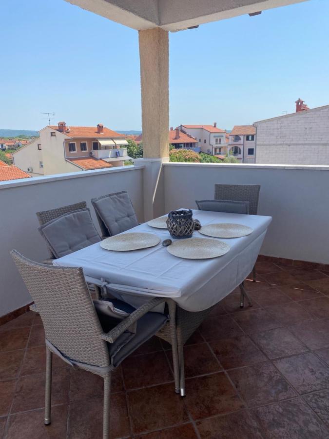 Casa Tosic Apartment Ровин Екстериор снимка