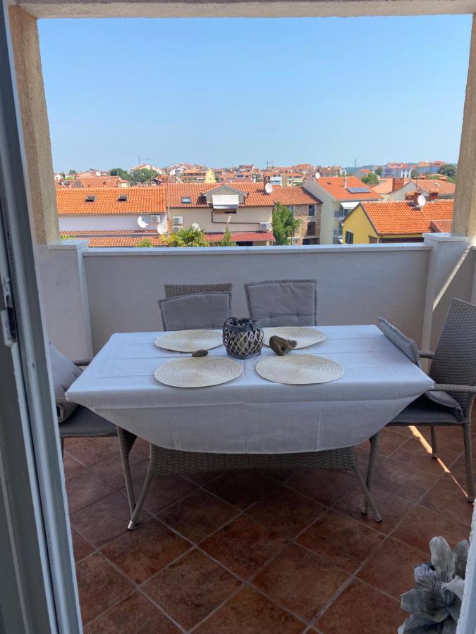 Casa Tosic Apartment Ровин Екстериор снимка