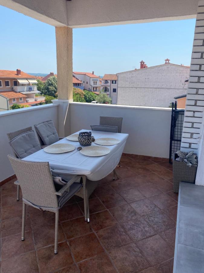 Casa Tosic Apartment Ровин Екстериор снимка