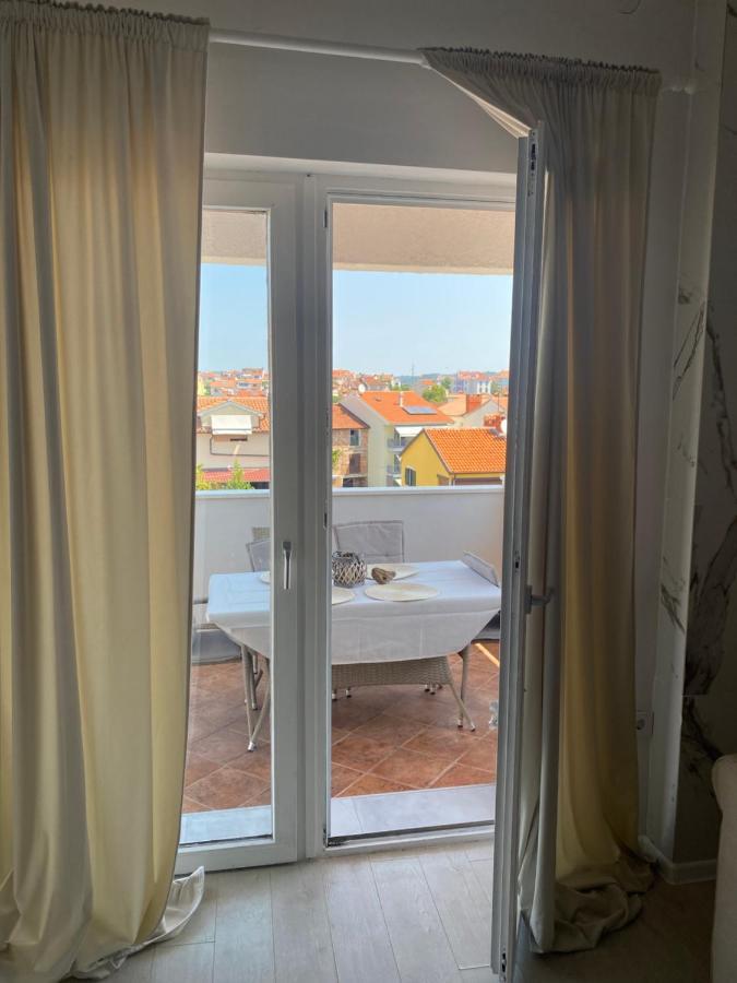 Casa Tosic Apartment Ровин Екстериор снимка
