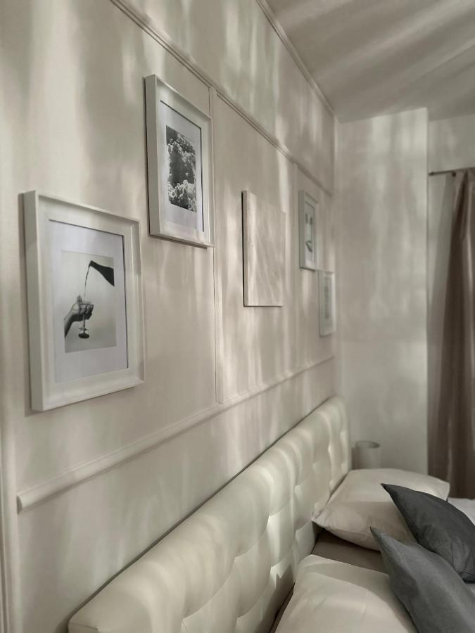 Casa Tosic Apartment Ровин Екстериор снимка