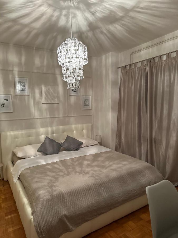 Casa Tosic Apartment Ровин Екстериор снимка