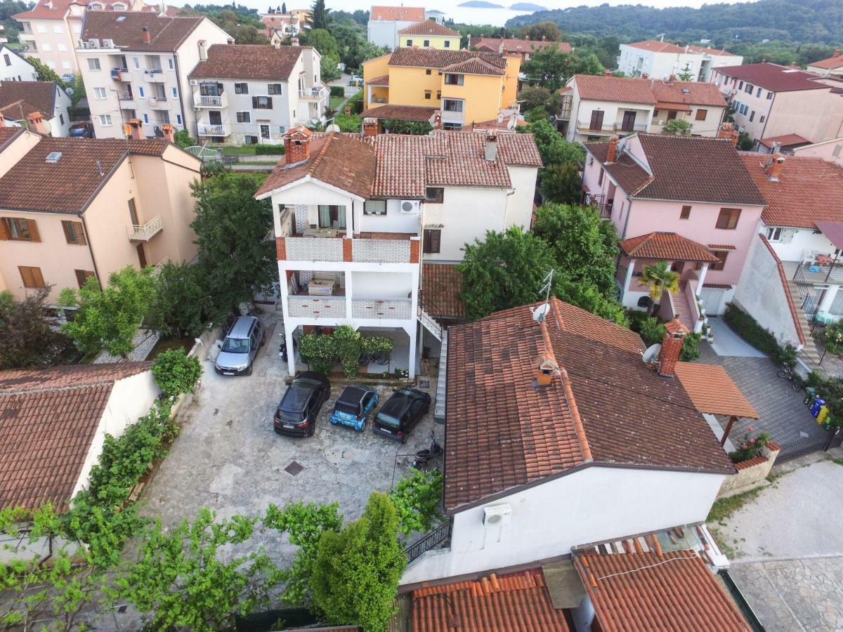 Casa Tosic Apartment Ровин Екстериор снимка