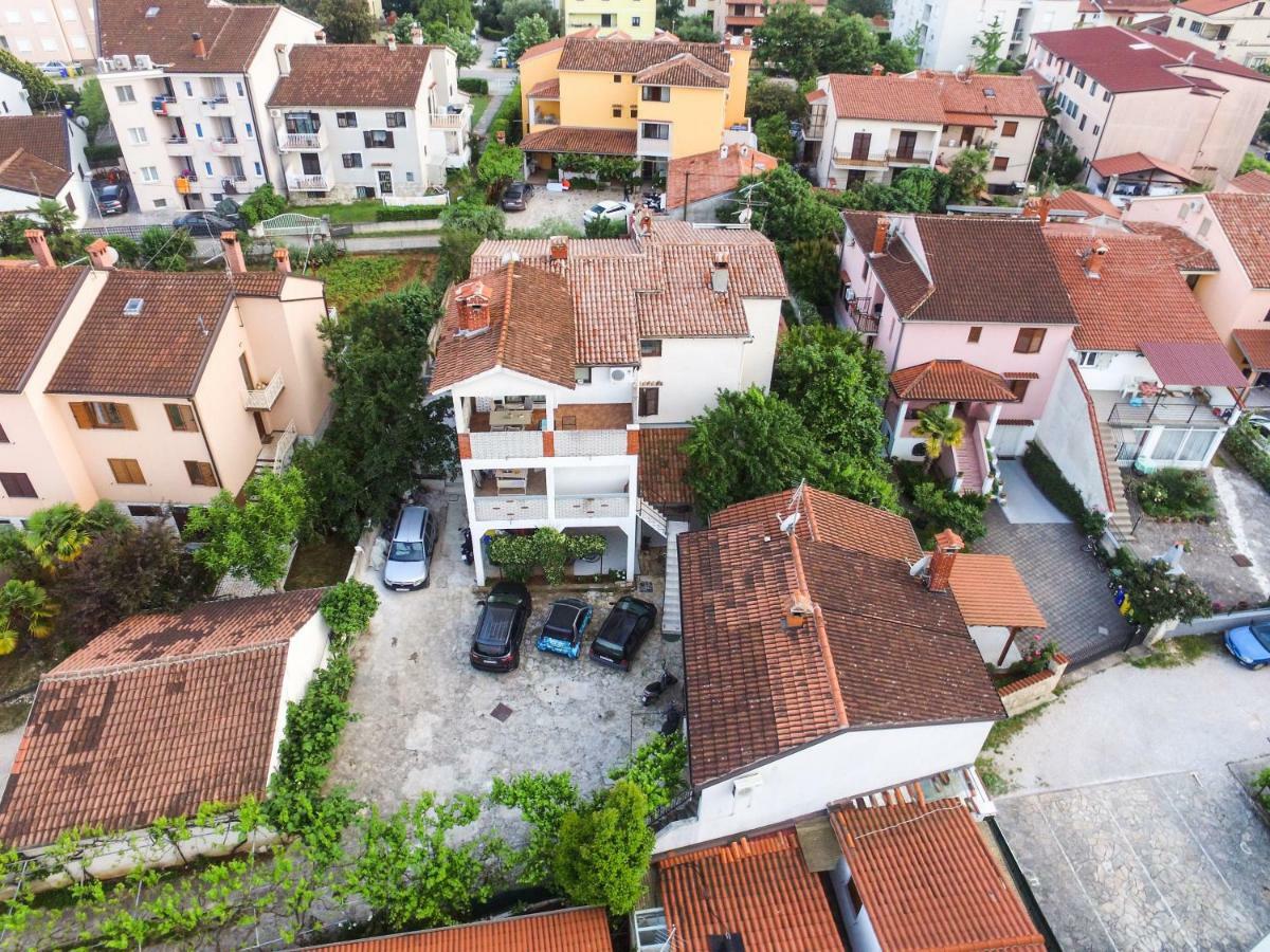 Casa Tosic Apartment Ровин Екстериор снимка